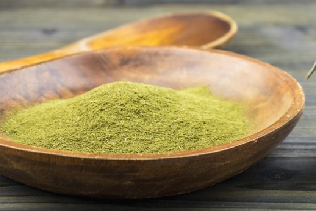 nádoba s kratomem