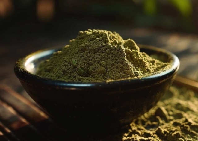 miska s kratomem