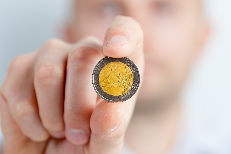 mince, dvě eura